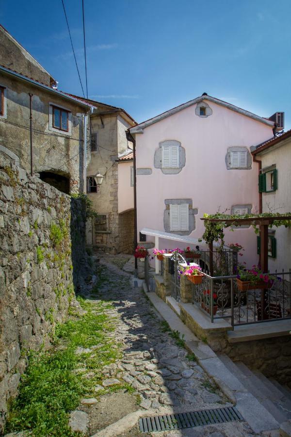 Apartments Villa Kastav In Old Town Center With Sea View And Parking Εξωτερικό φωτογραφία