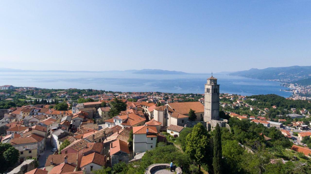 Apartments Villa Kastav In Old Town Center With Sea View And Parking Εξωτερικό φωτογραφία